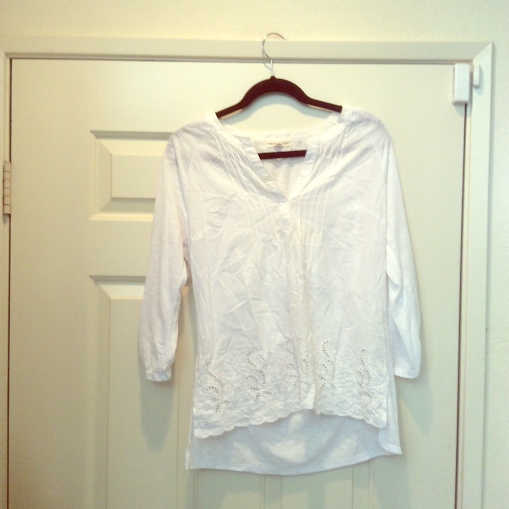 3/4 length sleeve with super cute details!
